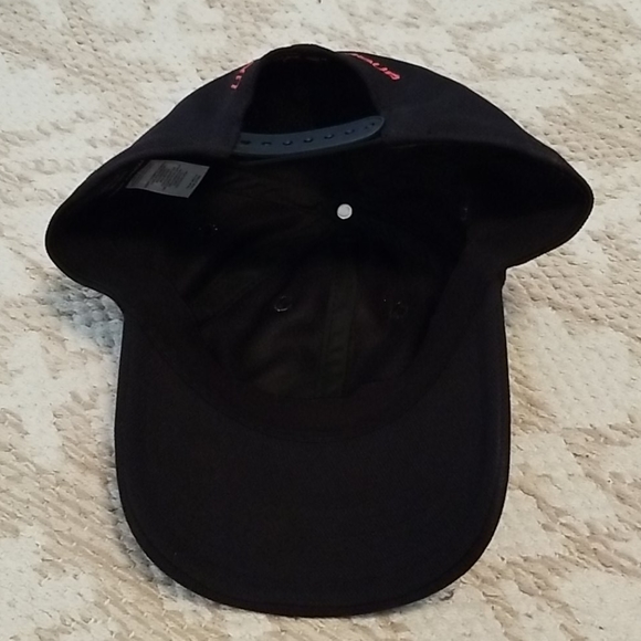 Under Armor hat - Picture 3 of 4